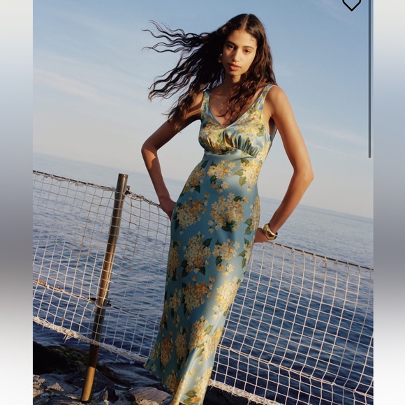 Reformation Dresses & Skirts - NWT Reformation silk midi dress